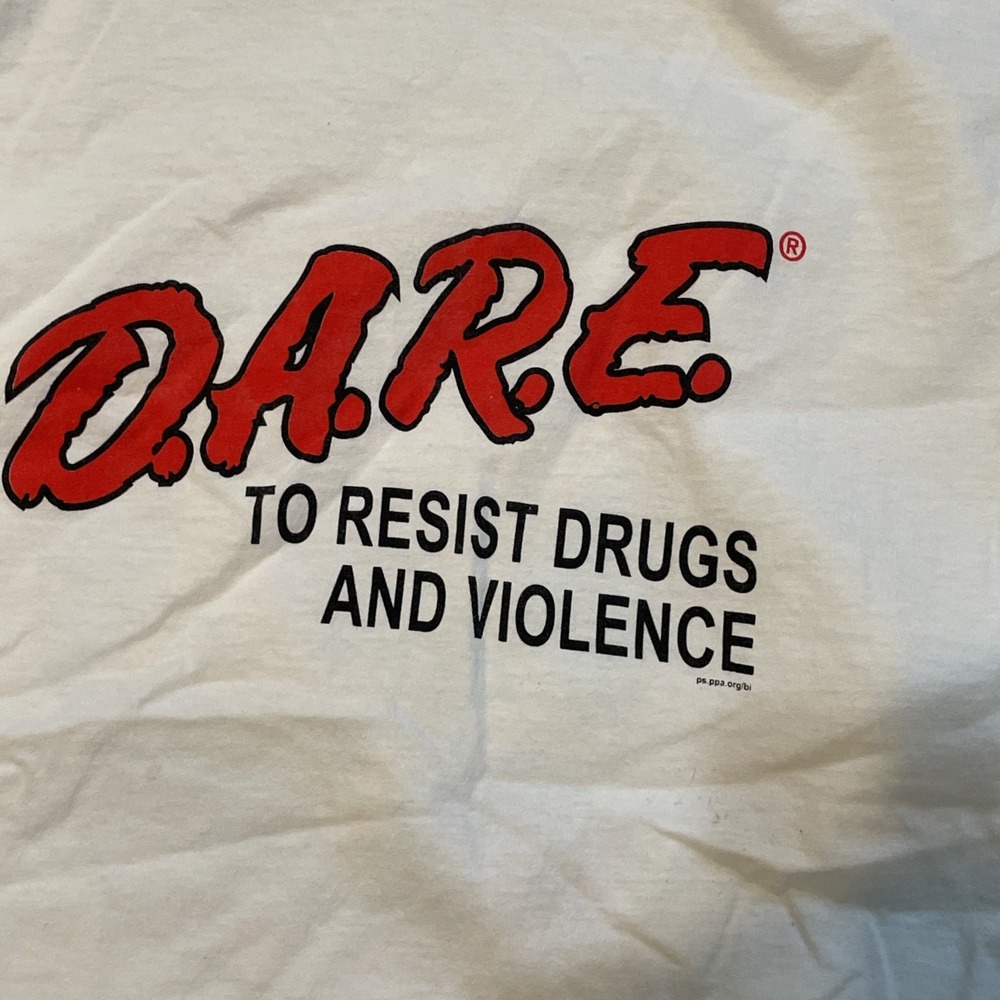 DARE T-shirt Small white Y2k St charles parish sheriif badge Print Unworn‎ - Picture 2 of 6